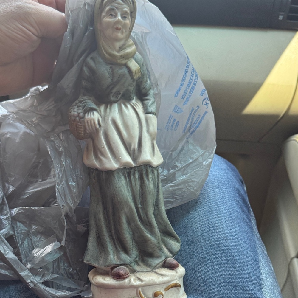 12” Vintage Homco Old Woman with Basket Ceramic Figurine in Gray and White